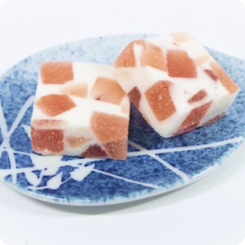 冬の和菓子の写真